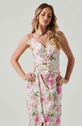 Grey A-Line Dress - This A-line dress gives a breezy yet stylish vibe, and is perfect for a brunch date. It flaunts a stylish V-neck. Team this one with a pair of suede boots and a wavy hairdo.